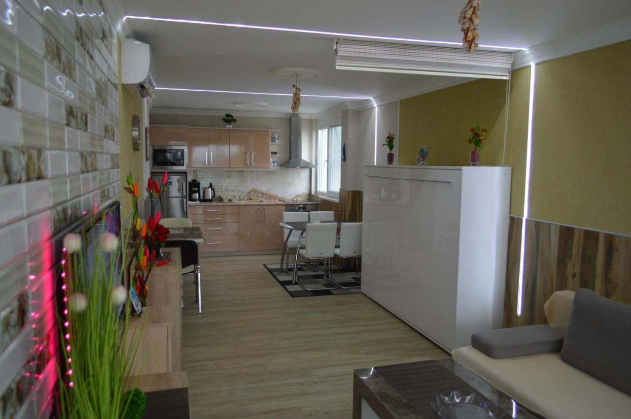 شقة Siofok Ezuestpart Granada 2 Koezvetlen Vizparti Apartman المظهر الخارجي الصورة