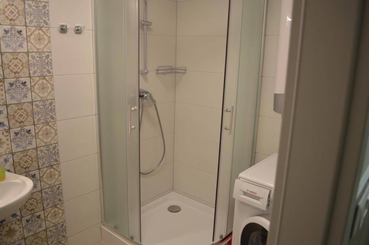 شقة Siofok Ezuestpart Granada 2 Koezvetlen Vizparti Apartman المظهر الخارجي الصورة