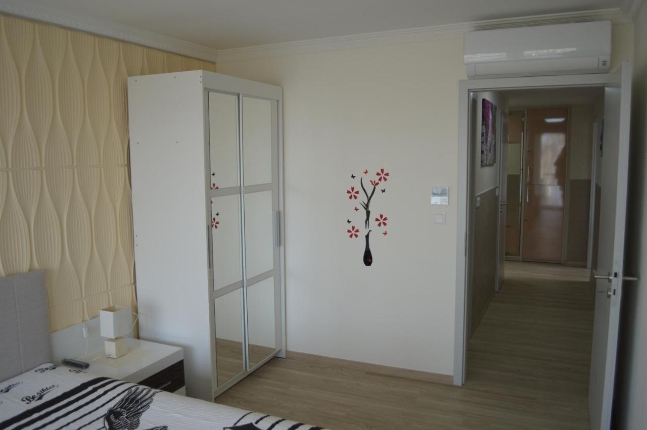 شقة Siofok Ezuestpart Granada 2 Koezvetlen Vizparti Apartman المظهر الخارجي الصورة